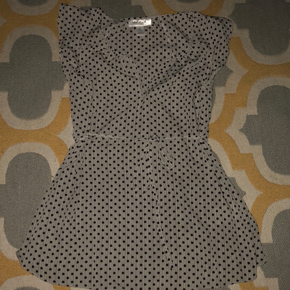 super cute maternity blouse 🤩